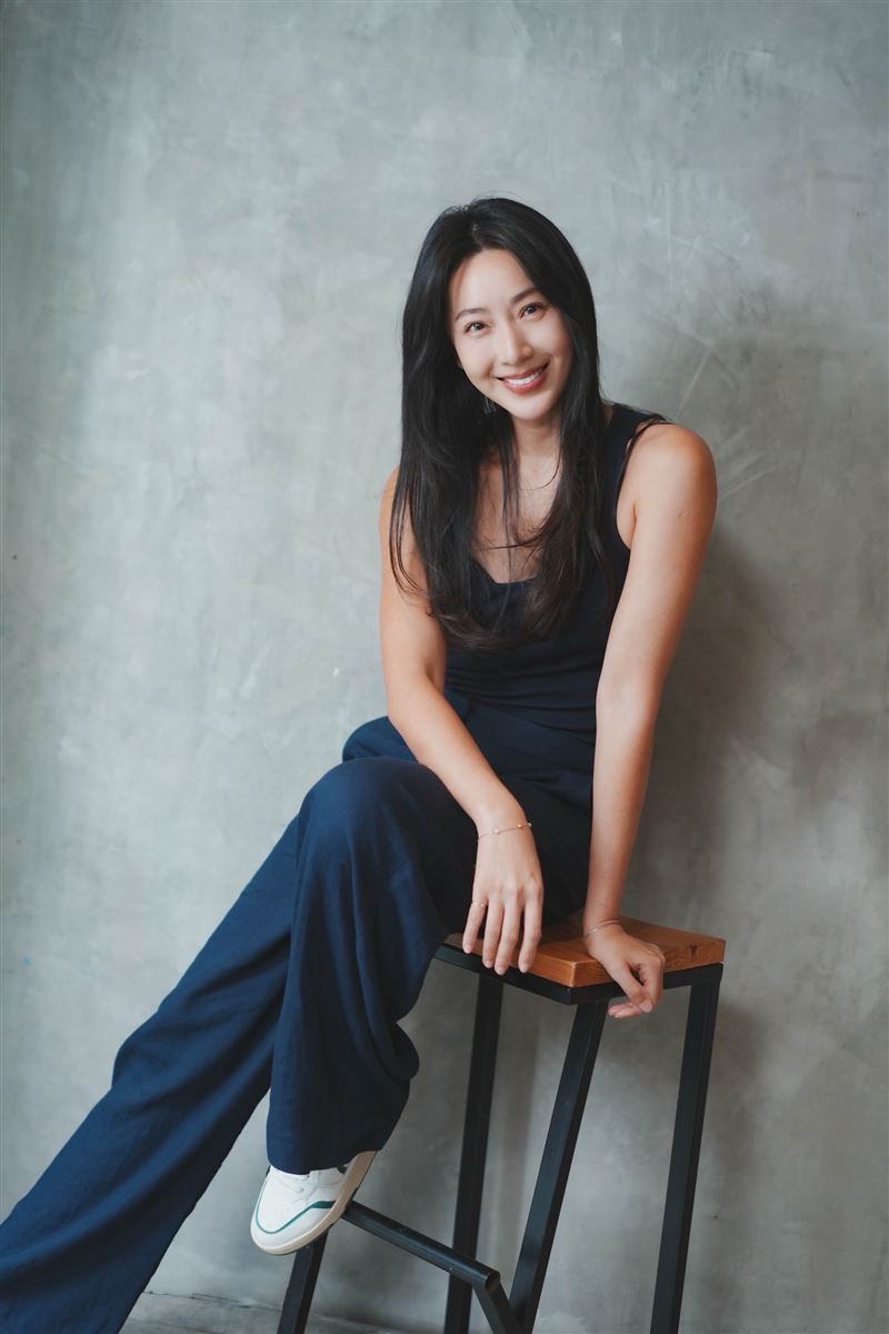 隋棠剛從美國回來，體態也變得「歐美」一些，肌肉線條越來越明顯，變成十足的「黑美人」。（圖／寬宏提供）