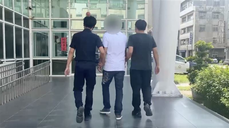 陳男向警方坦承犯行，表示騎車時因「超車不順」心生不滿。（圖／翻攝畫面）