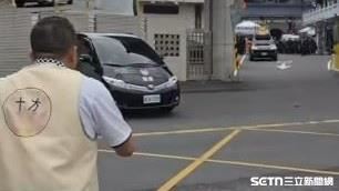 得知林先生病逝後家中經濟困難，喪葬費幾乎無法負擔，陳永聰和許多善心人士集資10萬元善款協助他們一家，希望能幫忙度過眼前的難關。（圖／受訪者提供）
