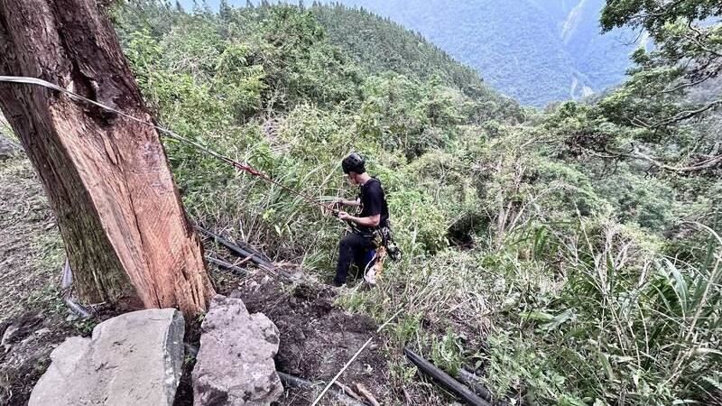 台21線墜谷意外！一家4口墜百米深谷