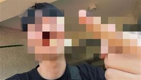 女記者遭黃國昌洗臉　弟比中指回嗆：送給您白癡立委！圖／翻攝自吳益政兒子的Threads