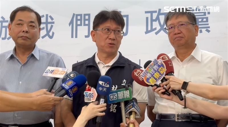 媒體問到罷免失敗，是否會參選明年縣長選舉，林思銘也表態。（圖／記者羅欣怡攝影）