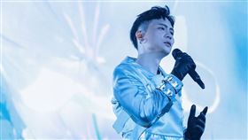 蕭秉治《活著Alive》高雄巨蛋演唱會。（圖／相信音樂提供）