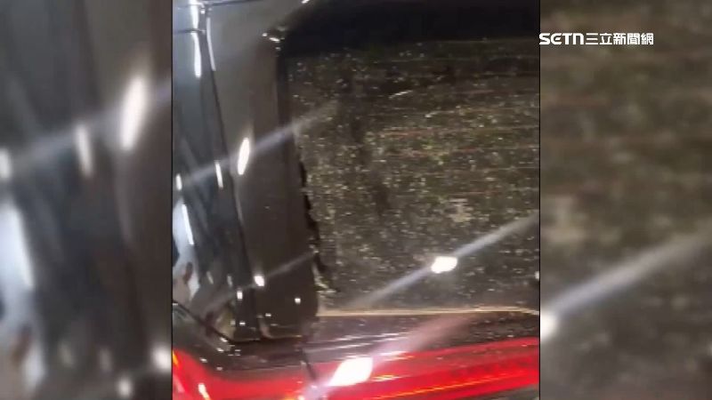 車主後擋風玻璃突然破裂