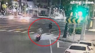一對男女站斑馬線遭撞！3送醫1人意識模糊