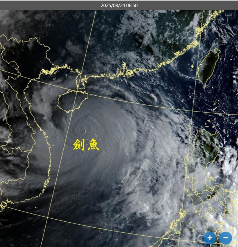 劍魚颱風範圍大，且結構完整、雲系大、環流範圍也大，因此不容易快速消散。（圖／翻攝自鄭明典臉書）
