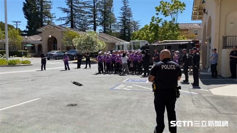 當地警方表示，透過無人機先出動探查事故現場，可以幫助警方更迅速安排出最適當和有效率的救災方式。（圖／北美台灣一級棒聯盟授權提供）