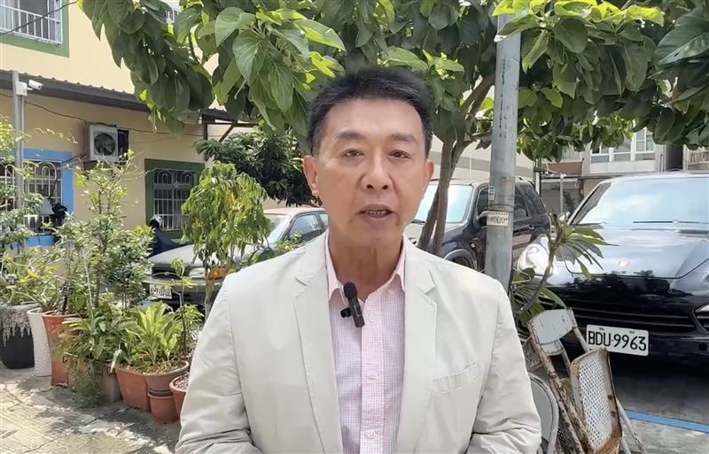 黃國昌嗆記者「問白癡問題」，許智傑痛批「對人尊重的基本素養不足」。（圖／許智傑國會辦公室提供）