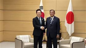 李在明與石破茂進行雙邊峰會後，日韓發表睽違17年的首次聯合聲明。（圖／翻攝自X平台 @shigeruishiba
）