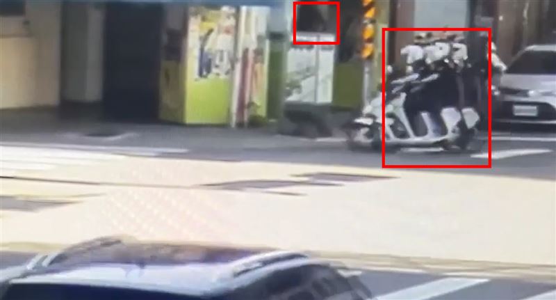 警方獲報到場準備逮捕吳男。（圖／翻攝畫面）