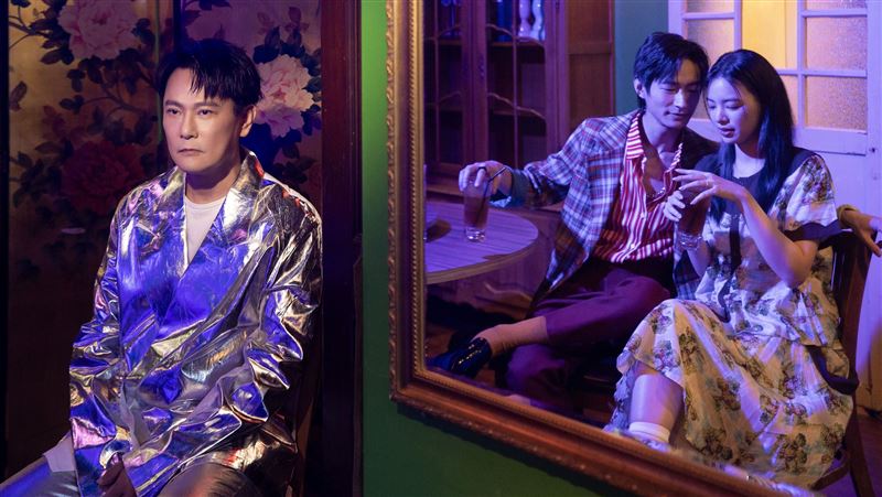 張信哲捲男女感情拉扯　拳來拳往大咖影帝