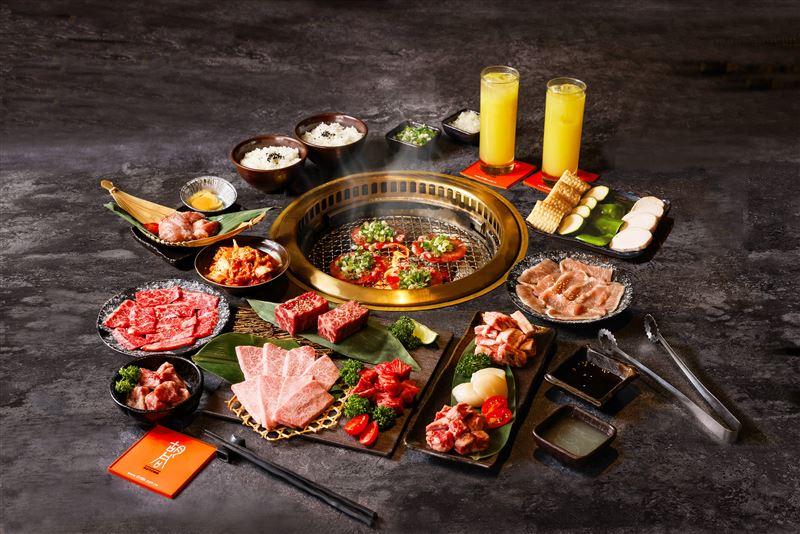 雙人豪華燒肉盛宴$6,666 元,8/29~8/31凡點即贈市值$1,200鱈場蟹腳乙份。(圖/品牌業者提供)