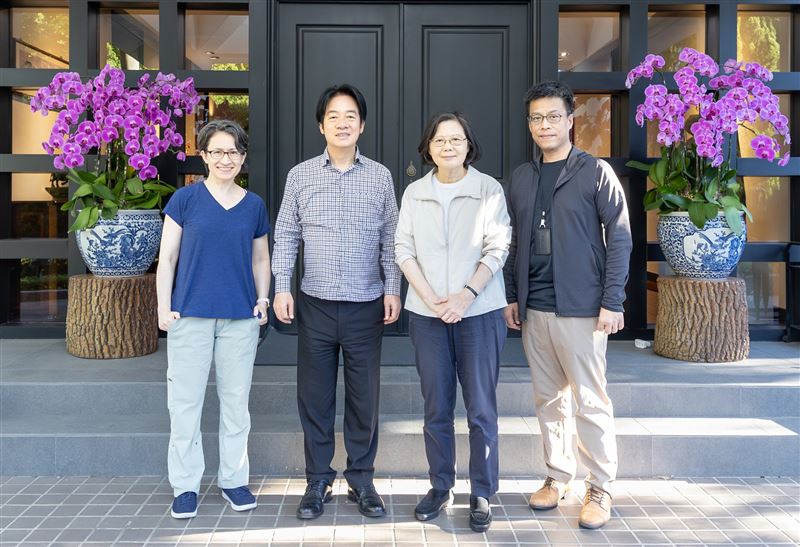 賴清德總統今（24）日邀請前總統蔡英文與副總統蕭美琴到官邸交換意見。（圖／翻攝賴清德臉書）