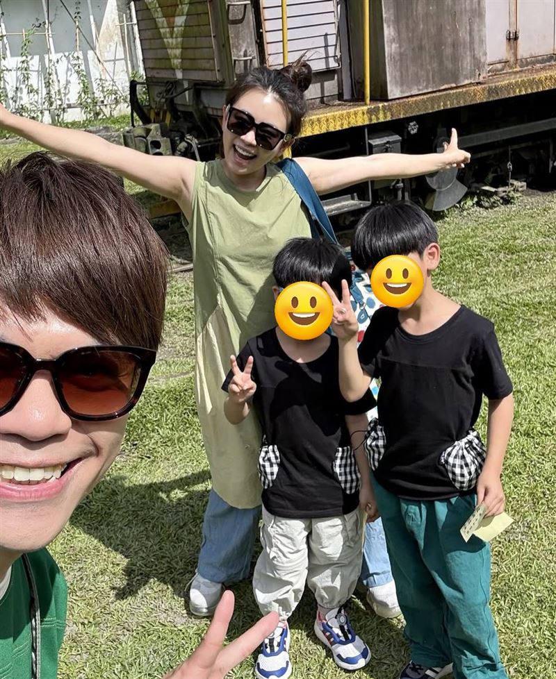 蔡阿嘎一家四口感情很好。（圖／翻攝自蔡阿嘎IG）