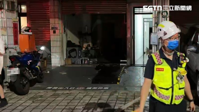 一對情侶，年紀都在50多歲左右，遭燒成焦屍。（圖／翻攝畫面）