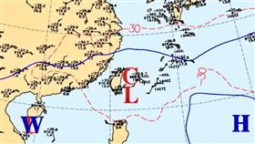 今明2天受到冷心低壓影響，西半部午後雷陣雨加劇，部分地區有機會出現局部降下冰雹的情況。（圖／翻攝自觀氣象看天氣 臉書）