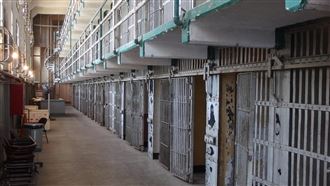 監獄淪淫亂天堂！泰獄警送女模給中國大佬