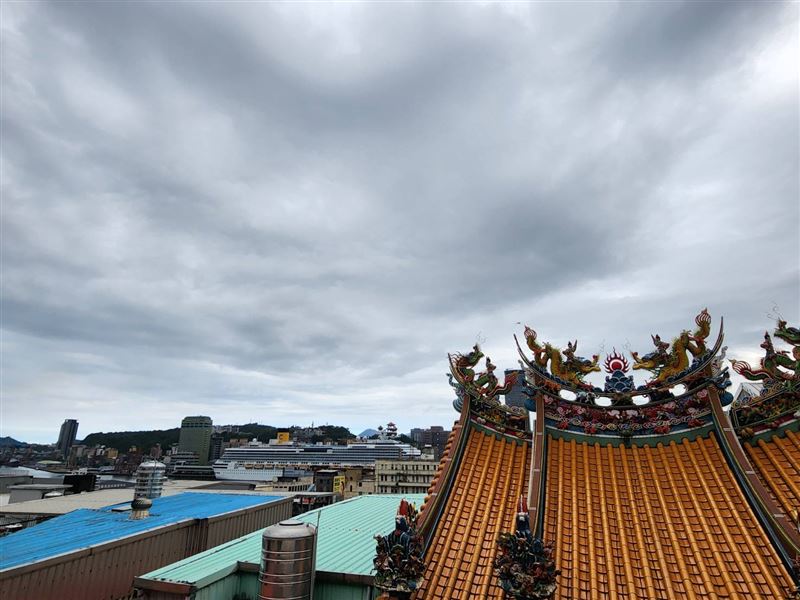 直擊基隆凈因寺！百年鬼傳說不斷，關心無明大火市議員病逝引起討論，更增添神秘。（圖／記者鍾志鵬攝影）