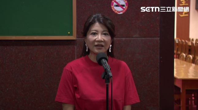 林楚茵受訪時引用黃國昌的話酸陳智菡，「妳問的是什麼白癡問題？」（圖／翻攝畫面）