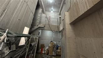 命大！中和越南籍工人墜10樓高空慘骨折