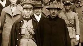 張學良與蔣介石。（圖／翻攝自百度百科）