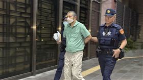 ▲新店63歲男子陳長鴻縱火燒掉整條巷子，檢方複訊後聲押。（圖／翻攝畫面）