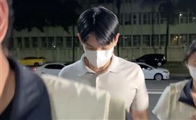 ▲綠能推動中心前副執行長鄭亦麟被控涉嫌索賄，移送北檢複訊。（圖／翻攝畫面）