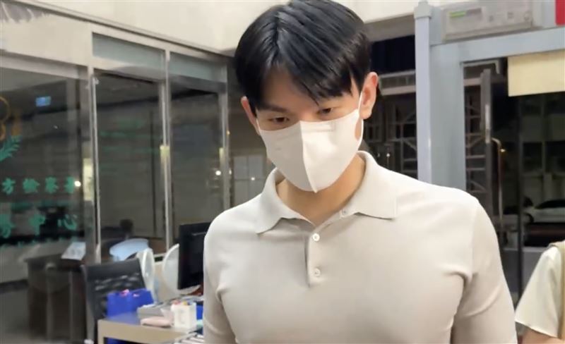 綠能推動中心前副執行長鄭亦麟被控涉嫌索賄，移送北檢複訊。（圖／翻攝畫面）