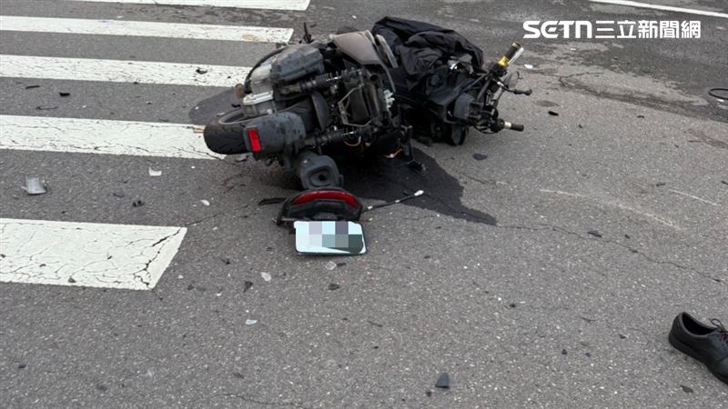 23歲余姓男子騎車遭撞噴，手臂變形送醫。（圖／翻攝畫面）