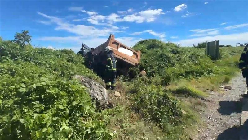 新北瑞芳蝙蝠洞發生死亡車禍。（圖／翻攝畫面）