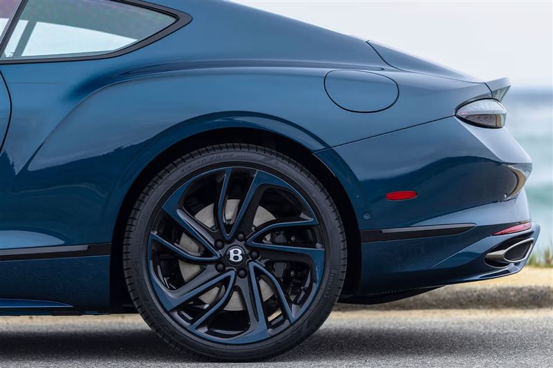 賓利客製化部門Mulliner發表全新「Ombre by Mulliner」漆面。（翻攝Bentley網站）