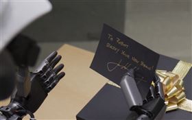 盤中／黃仁勳親揭機器人新大腦Jetson Thor！概念股所羅門漲到鎖門了（圖／翻攝自X平台 @輝達）