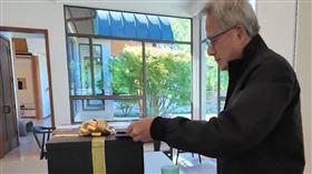 盤中／黃仁勳親揭機器人新大腦Jetson Thor！概念股所羅門漲到鎖門了（圖／翻攝自X平台 @輝達）