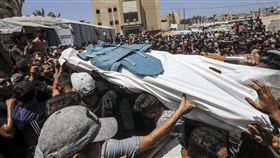 以色列25日空襲加薩醫院納賽爾醫院（Nasser Hospital）記者不幸罹難。（圖／美聯社／達志影像）