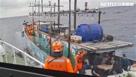 越南,宜蘭,越南籍,偷渡犯,人蛇,偷渡客,船長,兄弟檔,查緝隊,漁船,威脅,海巡圖片描述。（圖／翻攝畫面）