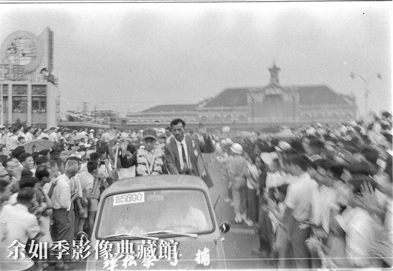 56年前台灣第一次威廉波特世界少棒冠軍曝光，《台中金隆少棒隊》回國受到萬人空巷歡迎。圖為 台中盛況。（圖／《余如季影像典藏館》提供）
