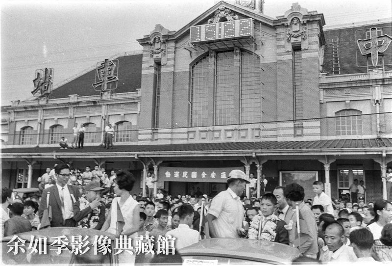 56年前台灣第一次威廉波特世界少棒冠軍曝光，《台中金隆少棒隊》回國受到萬人空巷歡迎。圖為 台中盛況。（圖／《余如季影像典藏館》提供）