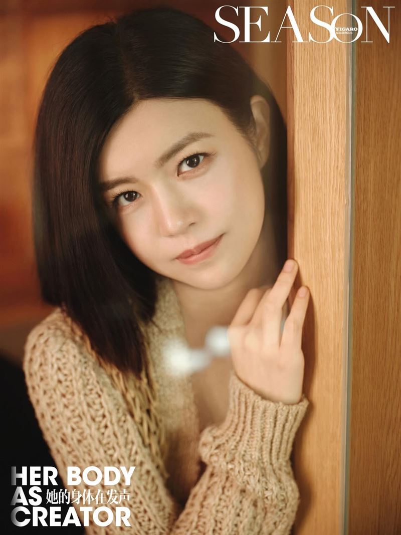 陳妍希釋出一系列雜誌封面照。（圖／翻攝自IG @yanxi531）