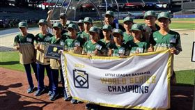 台北市東園國小少棒隊造訪大都會主場。（圖／翻攝自SNY Mets X）