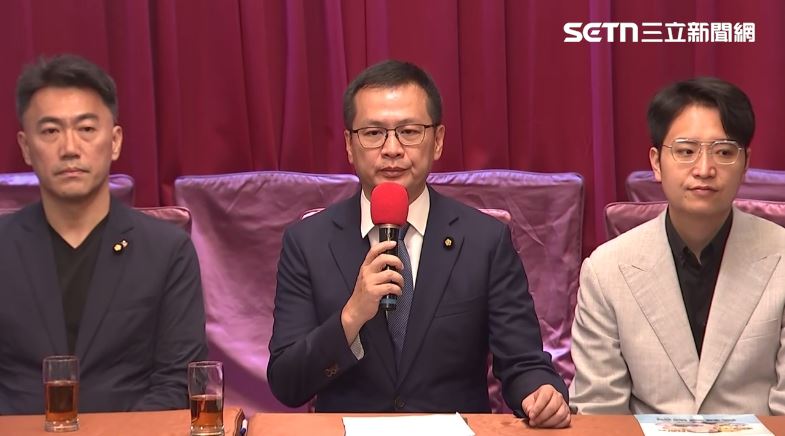 羅智強8月26日召開記者會宣布參選國民黨主席。（圖／翻攝畫面）