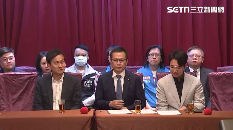 羅智強召開記者會宣布參選國民黨主席。（圖／翻攝畫面）