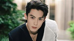 ▲王鶴棣外型亮眼，是中國相當受矚目的男演員之一。（圖／翻攝自微博王鶴棣工作室）