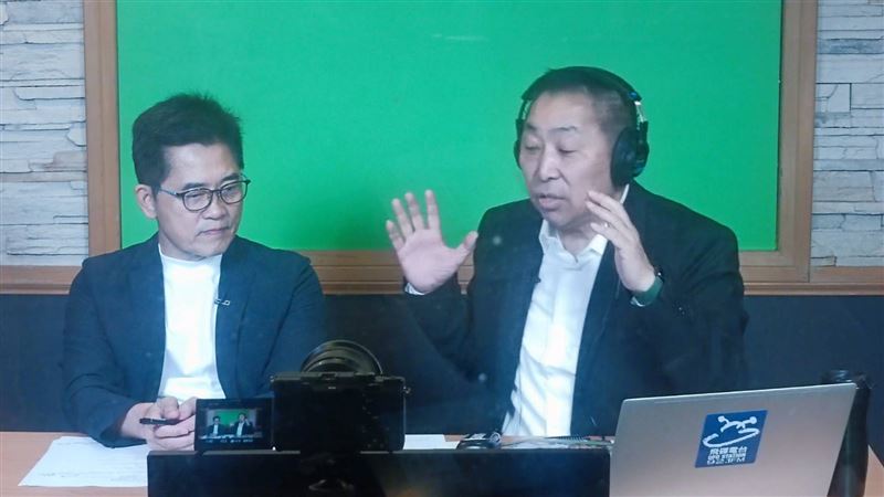 針對盧秀燕表態不選黨主席，黃健庭（左）認為，可能盧顧慮比較多。（圖／國民黨提供）
