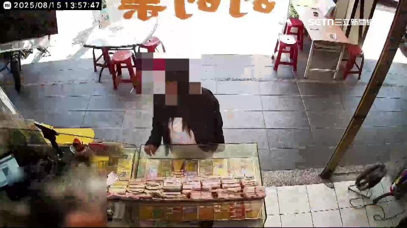花蓮一名婦人偷刮刮樂，行竊手法全被監視器拍下