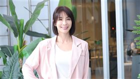 王嫚萱與吳怡臻、洪喻蕎出席大愛劇《日日好時光》記者會。（圖／記者鄭孟晃攝影）