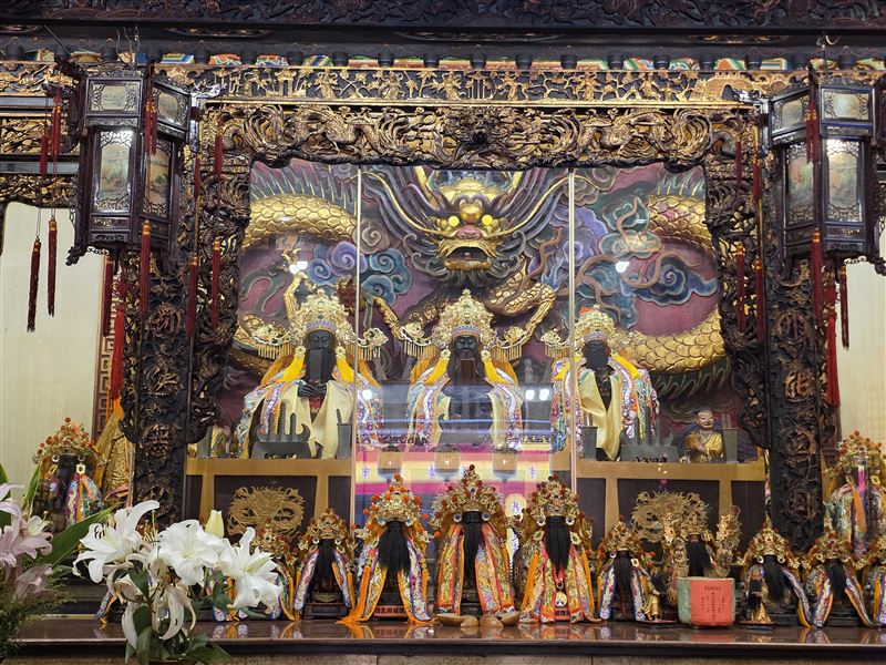 不再是你家的人！鬼月「辭祖普渡」正流行，離婚走法律程序之外，看不見的與夫家祖先牽連也要斷。（圖／台北府城隍廟提供）