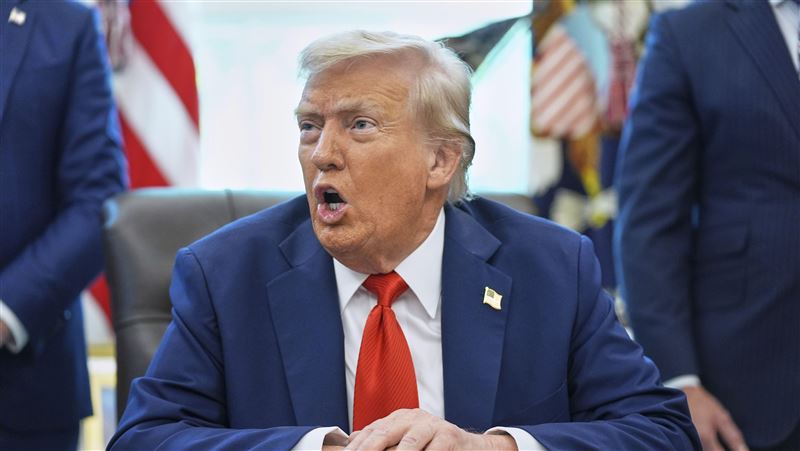 川普周一（25日）表示未來可能把「國防部」改成「戰爭部」。（圖／美聯社／達志影像）