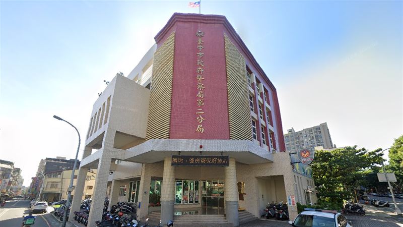 廖姓男子酒醉大鬧派出所，在員警面前脫褲排泄，還把糞便抹在臉上。（圖／翻攝自google maps）