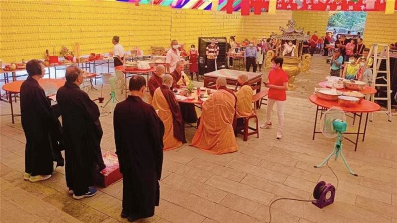 兒托夢「後悔尋短」母心碎普渡：助離苦海