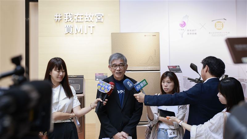 「MIT臺灣金選 × 故宮」聯名展售盛大登場，22家業者齊聚一堂，共同展現MIT商品跨界魅力。（黃永泰副院長）（圖／經濟部提供）